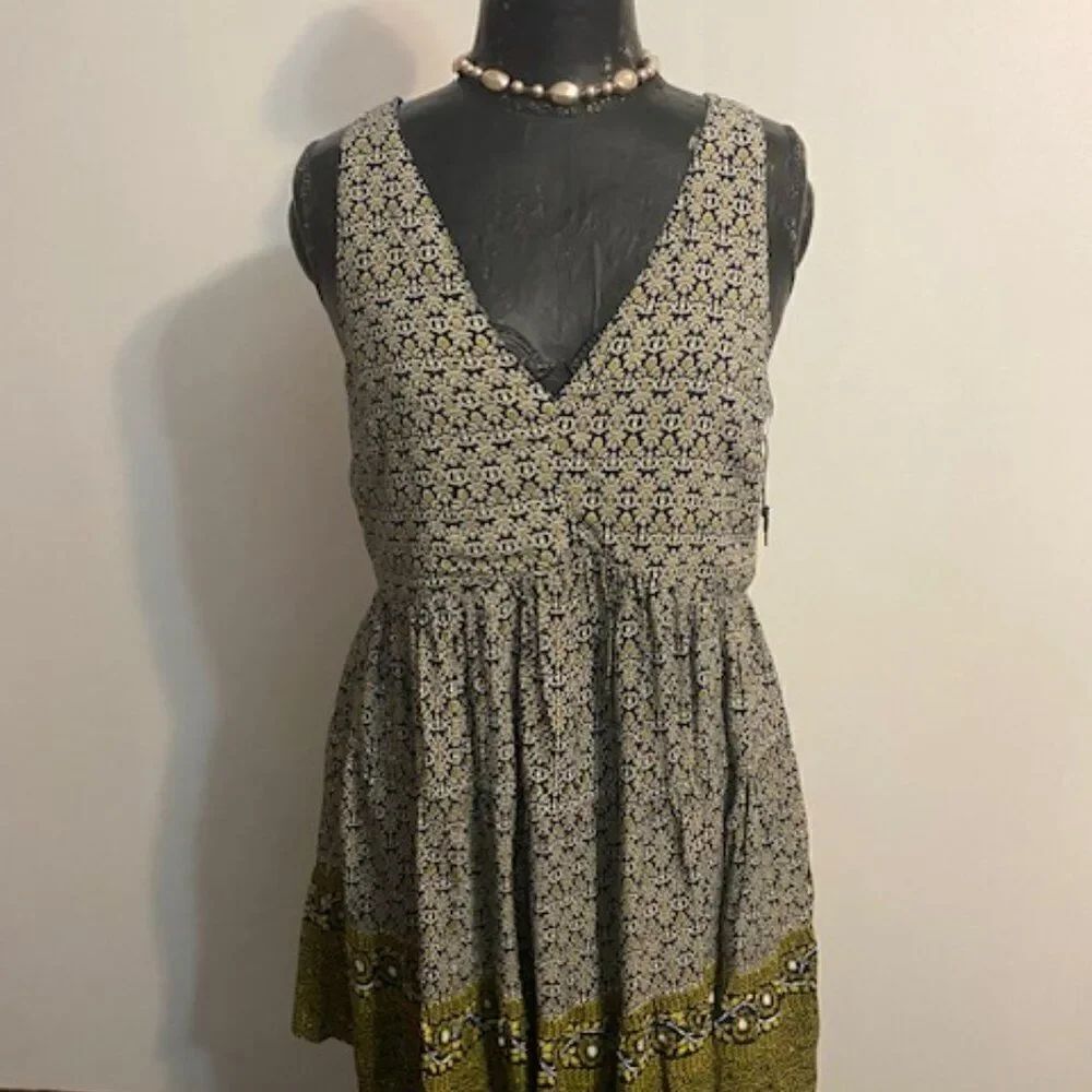 Sincerely Jules Blue/Tan Fit & Flare V-neck Paisley sleeveless dress, size L